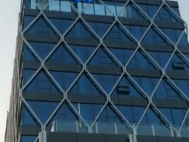 諾潔醫療外立面發(fā)光字效果